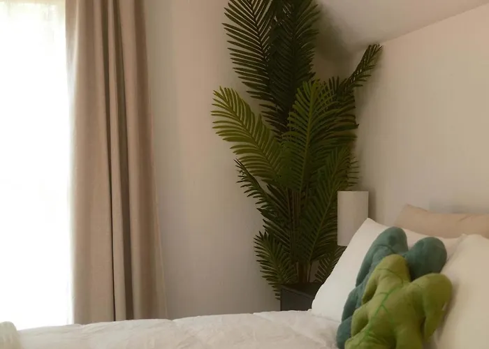 Modern Character Downtown Holiday home *